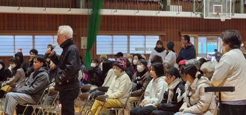 たすきをかけて話す方